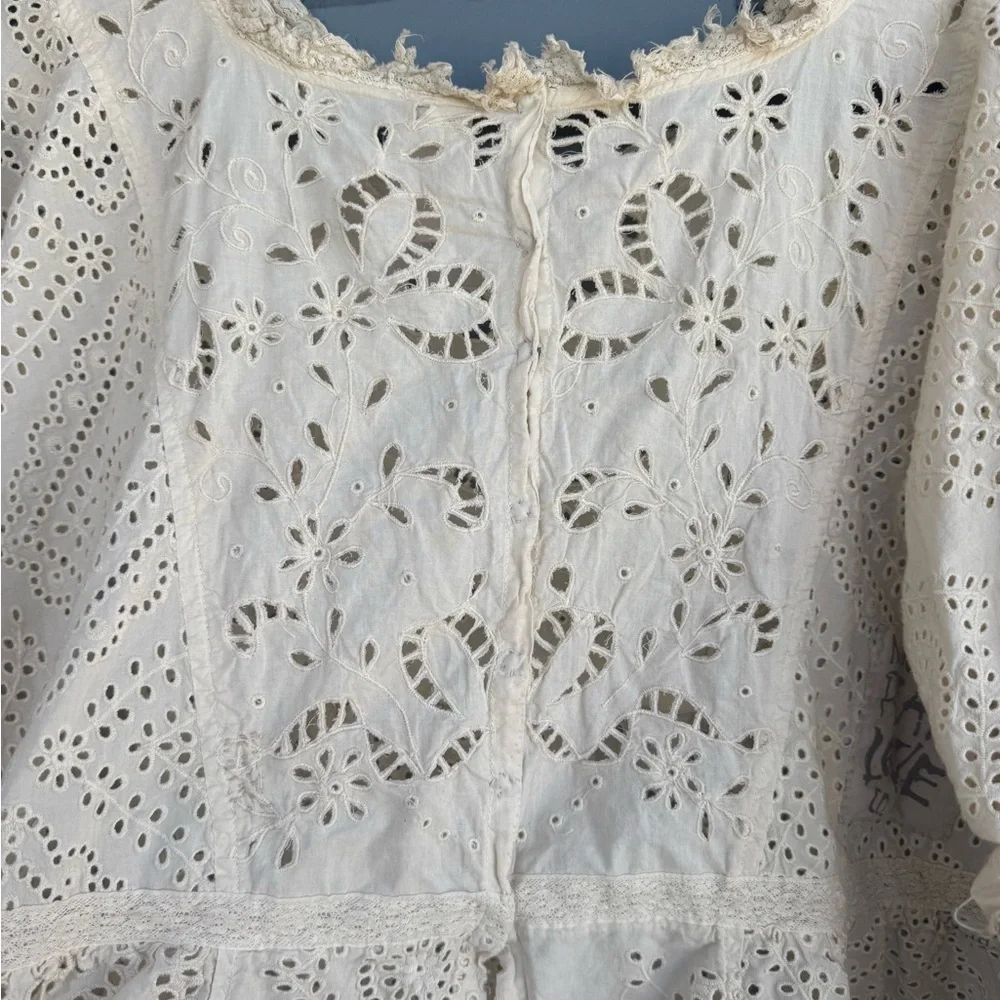 Magnolia Pearl Eyelit Selah Blouse NWOT - Picture 13 of 16